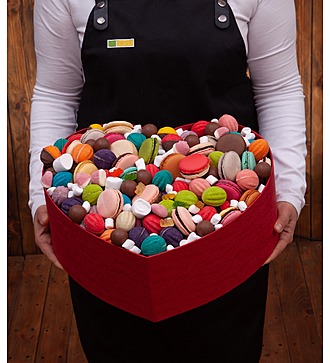 Composition of sweets "Temptation"
