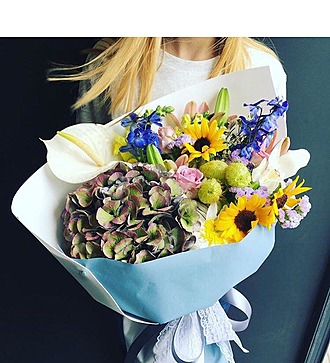 Bouquet "Sun in cold water"