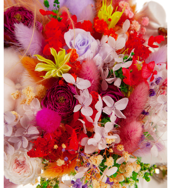 Composition of stabilized flowers and dried flowers Girl with a bouquet – photo #3