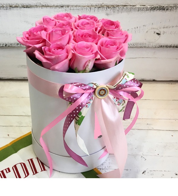 Шляпная коробка с 15 розами RU KRS3 SAN – фото № 1