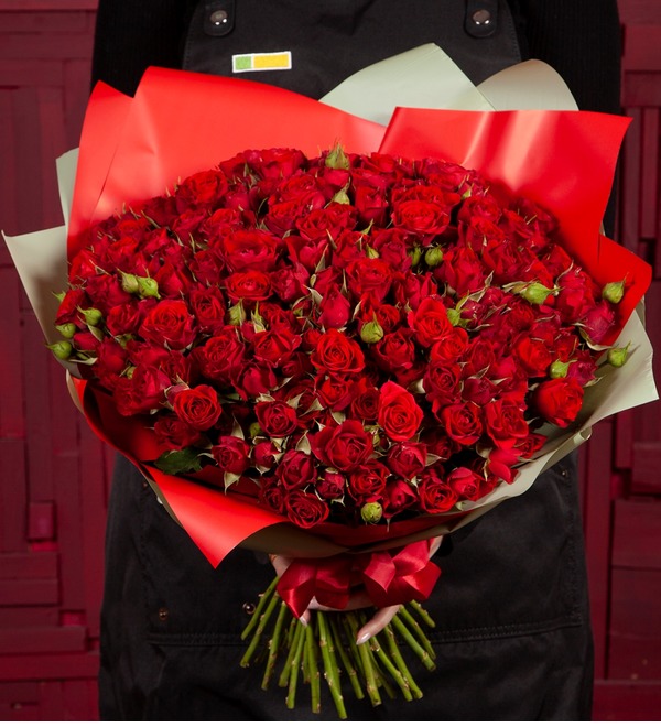 Букет-соло Красные кустовые розы (25,35,51,75 или 101) MCS35 SCH – фото № 1