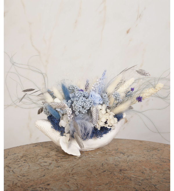Композиция из стабилизированных цветов и сухоцветов Кит – фото № 1