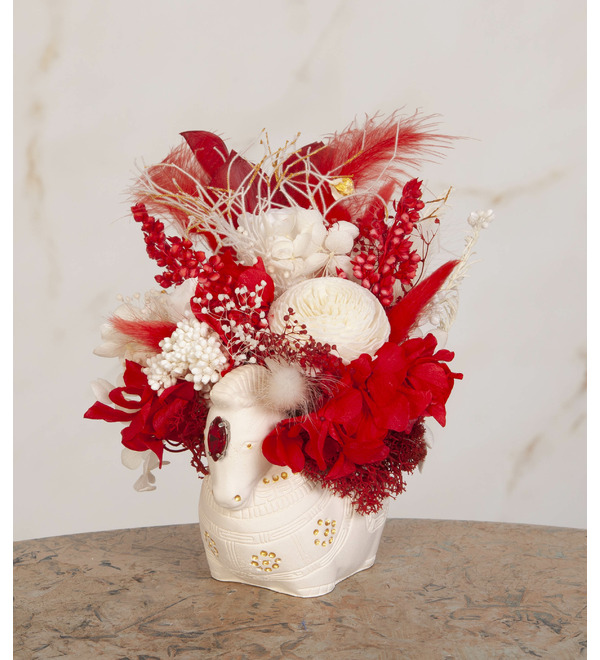 Композиция из стабилизированных цветов и сухоцветов Символ года – фото № 1