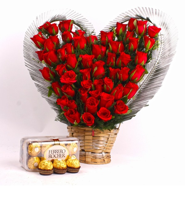 Композиция в корзине в форме сердца из 50 красных роз и коробки конфет Ferrero Rocher GAICOM0302 ANA – фото № 1