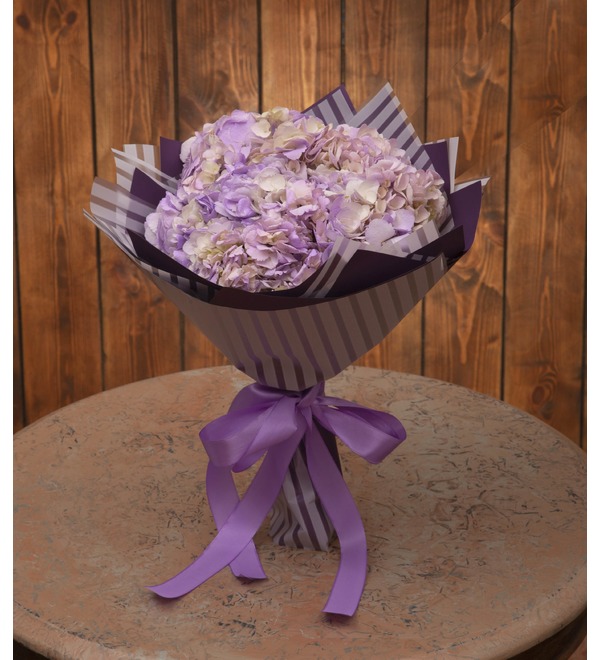 Solo bouquet of purple hydrangeas (5,7,9,15,21,25 or 35) – photo #1