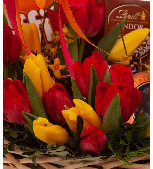 Подарочная корзина Любимые тюльпаны – фото № 2
