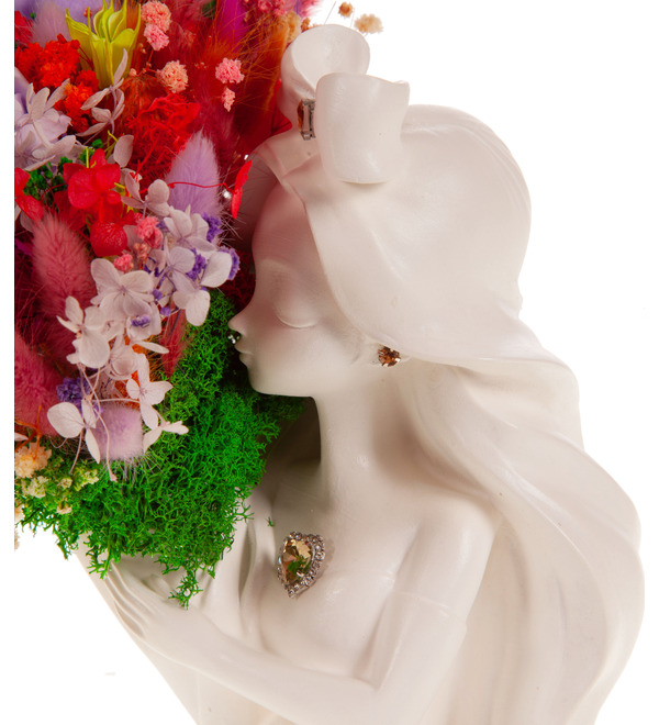 Composition of stabilized flowers and dried flowers Girl with a bouquet – photo #2