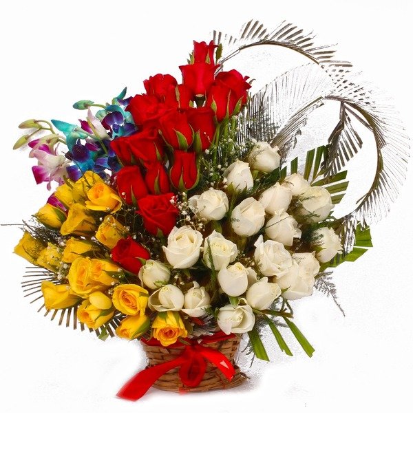 Композиция в корзине из белых роз, желтых роз, красных роз, фиолетовых орхидей с зеленью. GAIFL0522 AHM – фото № 1
