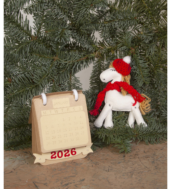 Настольный мини-календарь с ёлочной игрушкой – фото № 2