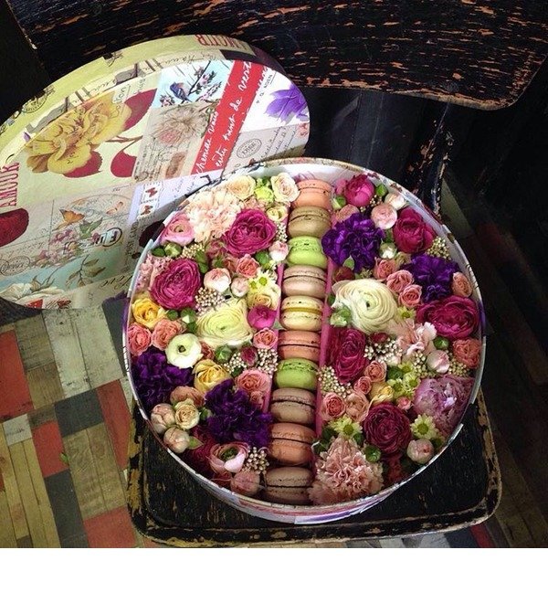 Bouquet The Elixir of Love with sweets and toy BC05814 NOV – photo #1