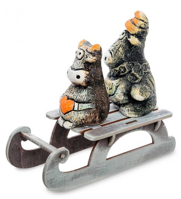 Figurine Lovers on a Sled – photo #3