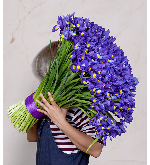 Bouquet-solo Blue irises (51,75,101 or 151) – photo #1