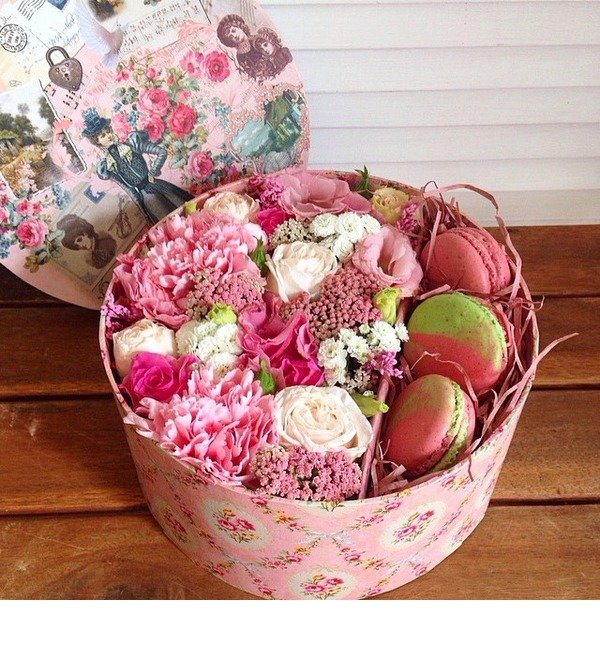 Bouquet The Elixir of Love with sweets and toy BC02802 CHA – photo #1