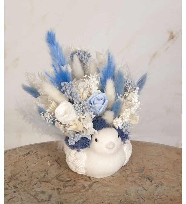 Композиция из стабилизированных цветов и сухоцветов Птичка – фото № 3