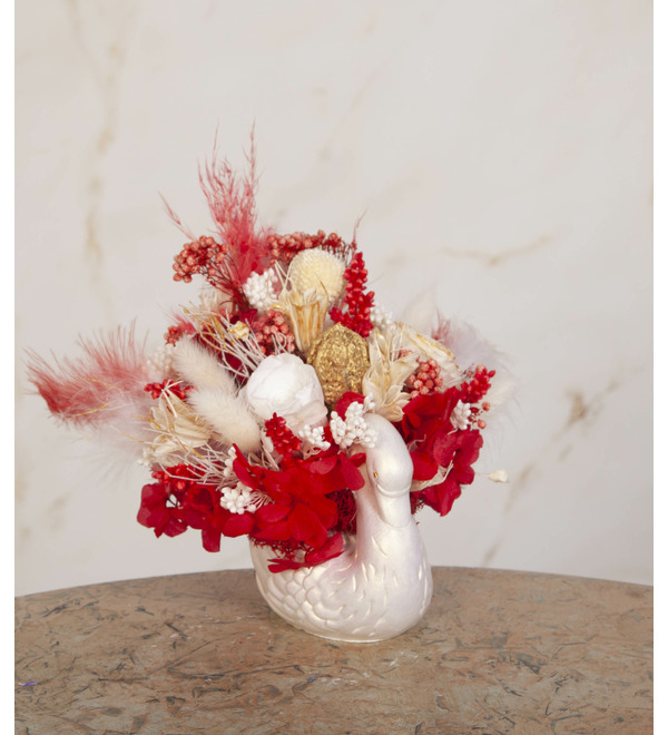 Композиция из стабилизированных цветов и сухоцветов Лебедь – фото № 3