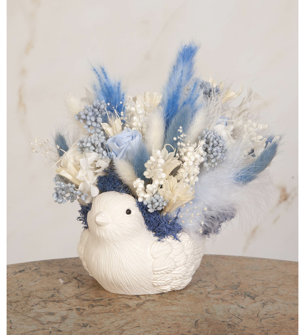 Композиция из стабилизированных цветов и сухоцветов Птичка – фото № 1