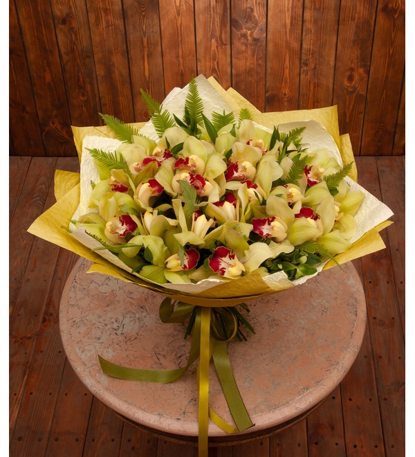 Bouquet-solo of green orchids (15,25,35,51,75 or 101) – photo #1