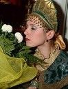 во все времена женщины любили  цветы