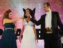 "Каково это - быть самой красивой?"