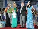 ...а председатель жюри Сергей Кожевников преподнес Светлане...
