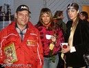красные розы - любимые цветы  очаровательных моделей...