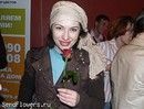 ...виновница торжества общалась с журналистами