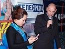 еще одним застольным развлечением стала мобильная лотерея...