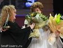 Эдите Пьехе премию и букет от AMF  Алла Борисовна вручала собственноручно 